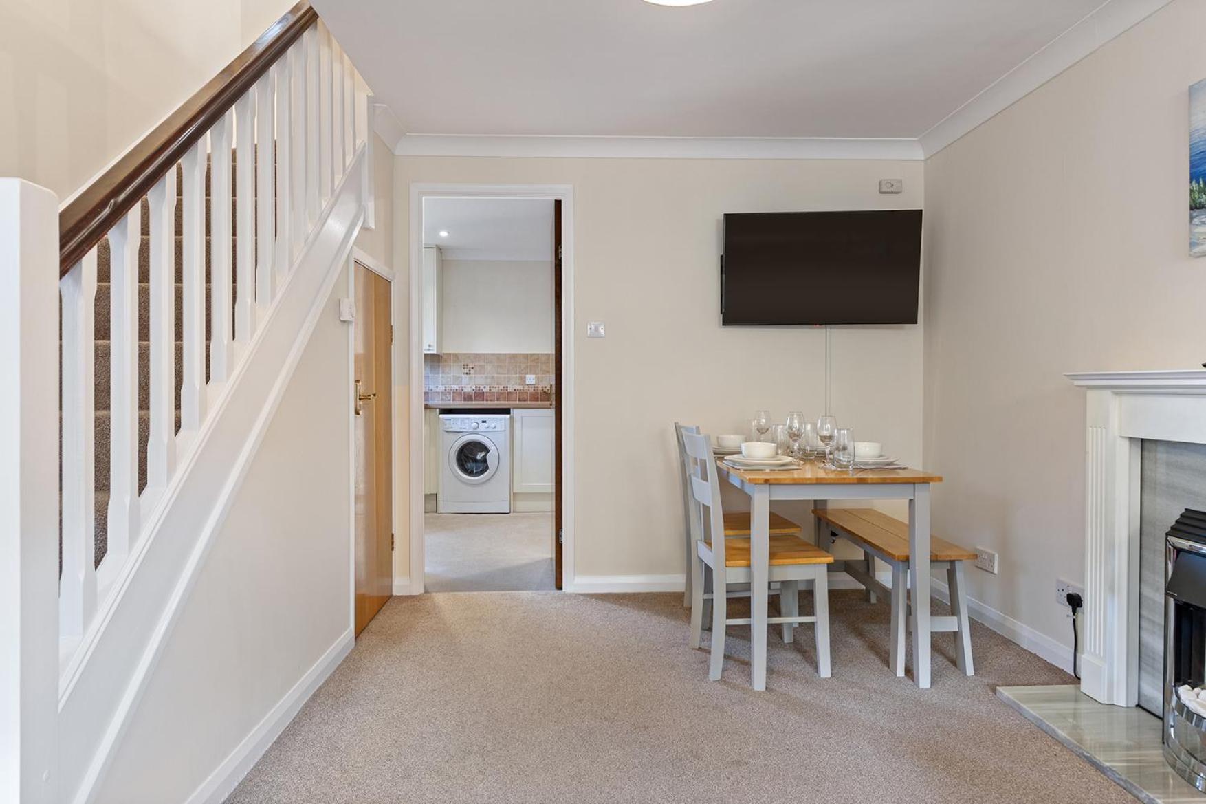 Pass The Keys Central Townhouse With Free Parking York Exterior photo